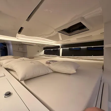 船上ホテル Notte Romantica Su Nave *